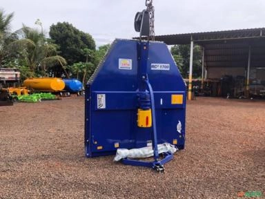 Imagem Roçadeira Hidráulica RC2  1,70 marca Tatu, equipamento Novo. Imagem Roçadeira Hidráulica RC2  1,70 marca Tatu, equipamento Novo.