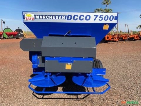 Imagem Distribuidor Fertilizantes e Composto Orgânico modelo DCCO 7.500 Kilos esteira de 80 cm marca Tatu Imagem Distribuidor Fertilizantes e Composto Orgânico modelo DCCO 7.500 Kilos esteira de 80 cm marca Tatu