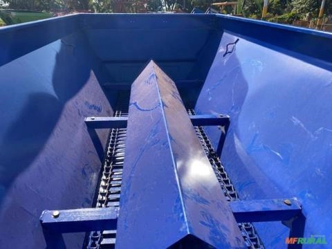 Imagem Distribuidor Fertilizantes e Composto Orgânico modelo DCCO 7.500 Kilos esteira de 80 cm marca Tatu Imagem Distribuidor Fertilizantes e Composto Orgânico modelo DCCO 7.500 Kilos esteira de 80 cm marca Tatu