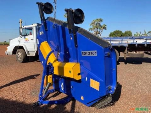 Imagem Roçadeira Dupla modelo RO2 3101 com rodas e proteção total em correntes, marca Tatu Imagem Roçadeira Dupla modelo RO2 3101 com rodas e proteção total em correntes, marca Tatu