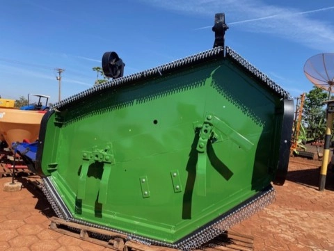 Imagem Roçadeira Dupla modelo RO2 3101 com rodas e proteção total em correntes, marca Tatu Imagem Roçadeira Dupla modelo RO2 3101 com rodas e proteção total em correntes, marca Tatu