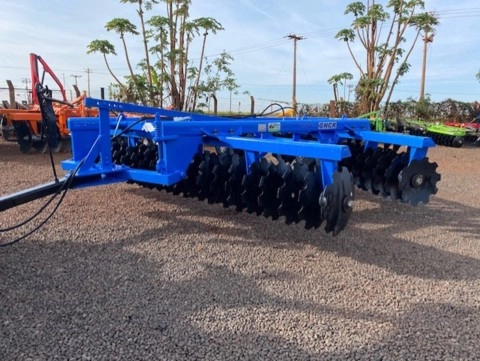 Grade Niveladora Controle Remoto modelo GNCR 40x22" discos de 4,5mm espaçamento 195 mm marca Tatu Imagem Grade Niveladora Controle Remoto modelo GNCR 40x22" discos de 4,5mm espaçamento 195 mm marca Tatu