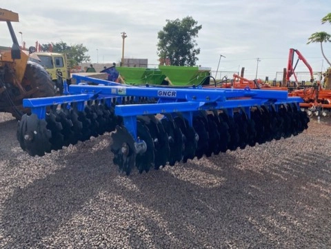 Imagem Grade Niveladora Controle Remoto modelo GNCR 40x22" discos de 4,5mm espaçamento 195 mm marca Tatu Imagem Grade Niveladora Controle Remoto modelo GNCR 40x22" discos de 4,5mm espaçamento 195 mm marca Tatu