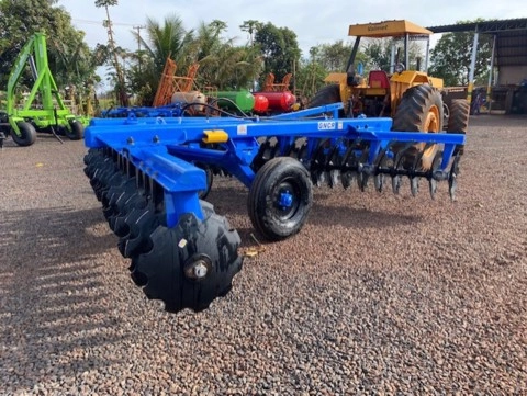 Imagem Grade Niveladora Controle Remoto modelo GNCR 40x22" discos de 4,5mm espaçamento 195 mm marca Tatu Imagem Grade Niveladora Controle Remoto modelo GNCR 40x22" discos de 4,5mm espaçamento 195 mm marca Tatu