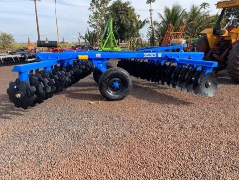 Imagem Grade Niveladora Controle Remoto modelo GNCR 40x22" discos de 4,5mm espaçamento 195 mm marca Tatu Imagem Grade Niveladora Controle Remoto modelo GNCR 40x22" discos de 4,5mm espaçamento 195 mm marca Tatu