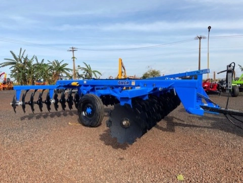 Imagem Grade Niveladora Controle Remoto modelo GNCR 40x22" discos de 4,5mm espaçamento 195 mm marca Tatu Imagem Grade Niveladora Controle Remoto modelo GNCR 40x22" discos de 4,5mm espaçamento 195 mm marca Tatu