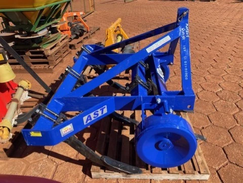 Imagem Subsolador de Hidráulico, modelo AST 5 Hastes marca Tatu Imagem Subsolador de Hidráulico, modelo AST 5 Hastes marca Tatu