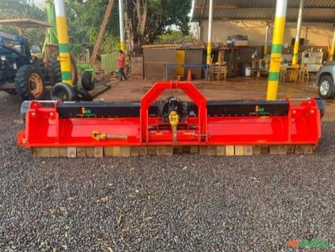 Imagem Triton Modelo Miênia 4300 marca HM AGRO ano 2020 semi novo C/ kit Transporte Imagem Triton Modelo Miênia 4300 marca HM AGRO ano 2020 semi novo C/ kit Transporte