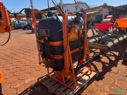 Pulverizador Pecuário 600 litros bomba 75 com 2 Pistolas pra catação marca Cimag com Reabastecedor! Imagem Pulverizador Pecuário 600 litros bomba 75 com 2 Pistolas pra catação marca Cimag com Reabastecedor!