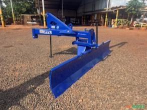 Plaina Traseira Modelo PTL 2,30 metros Nova Marca Tatu. Plaina Traseira Modelo PTL 2,30 metros Nova Marca Tatu.