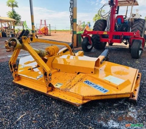 Roçadeira Dupla Modelo 3101 marca Tatu ano 2013 com Rodas Pronta para Trabalhar! Imagem Roçadeira Dupla Modelo 3101 marca Tatu ano 2013 com Rodas Pronta para Trabalhar!