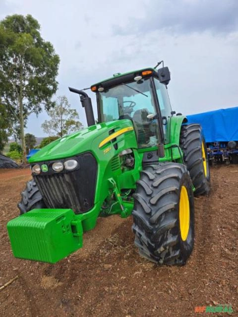 Trator John Deere JD 7230 - Ano 2017 - Suspensão TLS - 5.500 Horas Imagem Trator John Deere JD 7230 - Ano 2017 - Suspensão TLS - 5.500 Horas