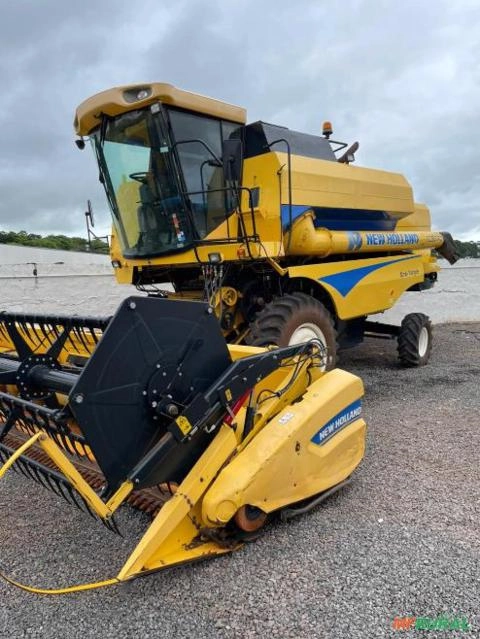 COLHEITADEIRA NEW HOLLAND TC 5070 ANO 2017 Imagem COLHEITADEIRA NEW HOLLAND TC 5070 ANO 2017