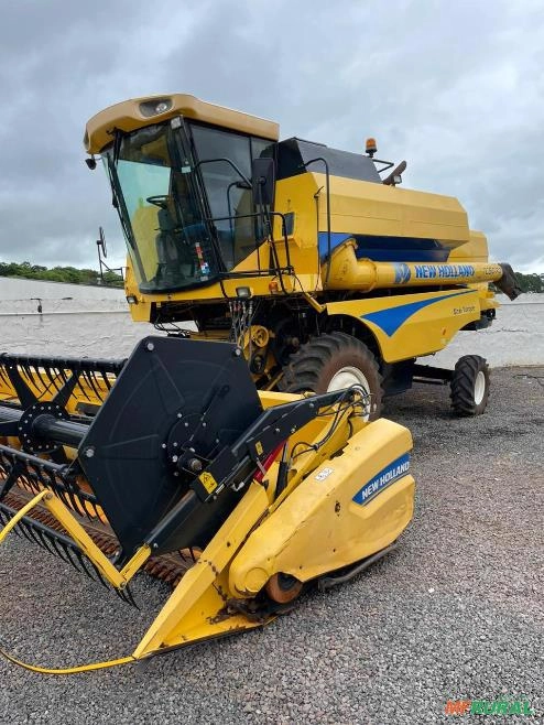 COLHEITADEIRA NEW HOLLAND TC 5070 ANO 2017 Imagem COLHEITADEIRA NEW HOLLAND TC 5070 ANO 2017
