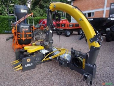 Ensiladeira JF C-120 AT Imagem Ensiladeira JF C-120 AT