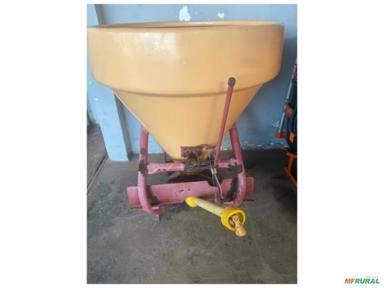Adubadeira Vicon 600 Imagem Adubadeira Vicon 600
