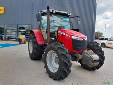 Trator Massey Ferguson Dyna-4 6711R ano 2015.