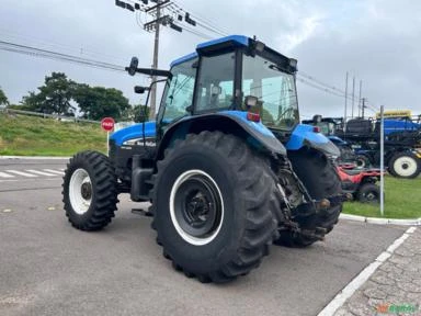 Trator New Holland TM 135 ano 2001