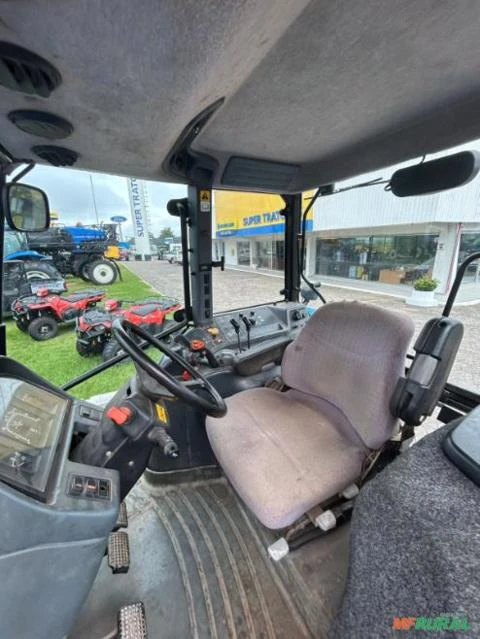 Trator New Holland TM 135 ano 2001