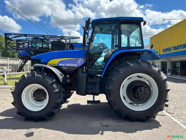 Trator New Holland TM 7040 ano 2012