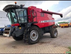 Colheitadeira Massey Ferguson Sojeira MF 9790 ano 2015 com plataforma de 35 pés fléx