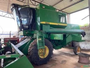 Colheitadeira John Deere Sojeira 4x2, JD 1175 ano 1998 com plataforma 18 fléx