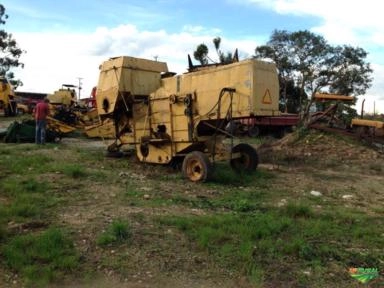 Compro colheitadeiras tratores e implementos Imagem Compro colheitadeiras tratores e implementos