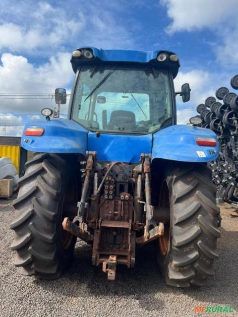 Imagem Trator T8.270 New Holland 2013 Imagem Trator T8.270 New Holland 2013