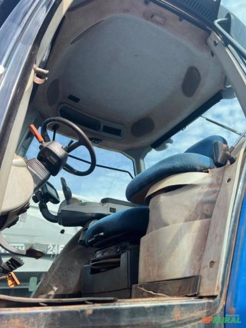Imagem Trator T8.270 New Holland 2013 Imagem Trator T8.270 New Holland 2013