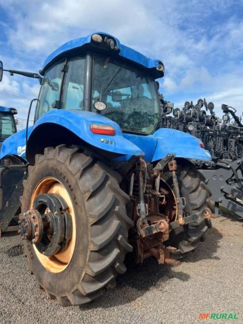 Imagem Trator T8.270 New Holland 2013 Imagem Trator T8.270 New Holland 2013