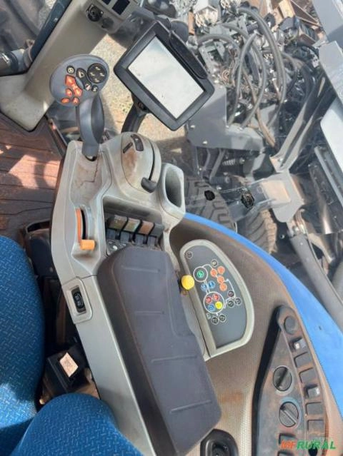Imagem Trator T8.270 New Holland 2013 Imagem Trator T8.270 New Holland 2013