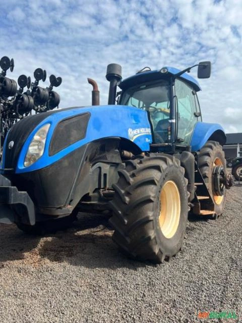 Imagem Trator T8.270 New Holland 2013 Imagem Trator T8.270 New Holland 2013