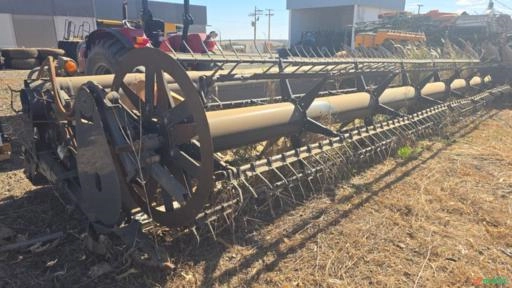 Plataforma Valtra Flex Draper de 35 Pés 2018 Imagem Plataforma Valtra Flex Draper de 35 Pés 2018