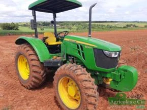 Trator John Deere 5070 E 4x4 (Excelente Estado - 1.800 Horas)