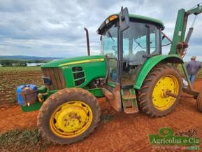 Trator John Deere 6110 J 4x4 (Rodado Dual Filipado - Power Quad)