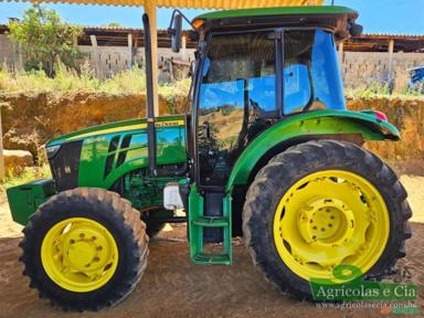 Trator John Deere 5078 E 4x4 (Reversor Eletro-Hidráulico - 2.230 Horas) Imagem Trator John Deere 5078 E 4x4 (Reversor Eletro-Hidráulico - 2.230 Horas)
