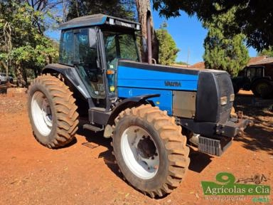 Trator Valtra BH 140 4x4 (Cabine Original - Único Dono) Imagem Trator Valtra BH 140 4x4 (Cabine Original - Único Dono)