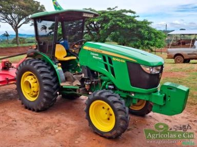 Trator John Deere 5060 EN 4x4 (Compacto - Redutor Creeper) Imagem Trator John Deere 5060 EN 4x4 (Compacto - Redutor Creeper)