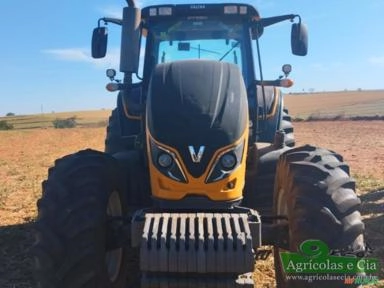 Trator Valtra BH 194 Hi Tech 4x4 (Apenas 3.000 Horas - Excelente Estado) Imagem Trator Valtra BH 194 Hi Tech 4x4 (Apenas 3.000 Horas - Excelente Estado)