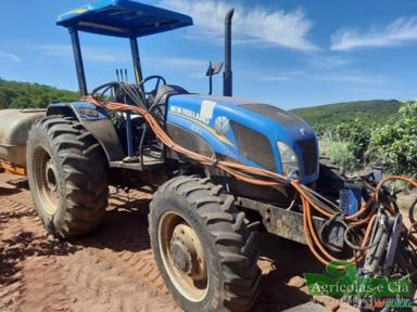Trator New Holland TL 5.80 4x4 (Único Dono) Imagem Trator New Holland TL 5.80 4x4 (Único Dono)
