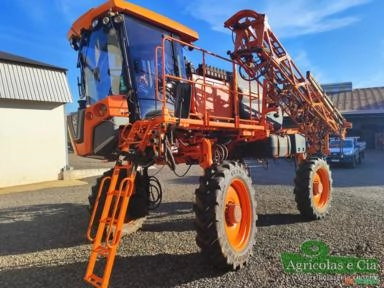 Pulverizador Autopropelido Jacto Uniport 2530 4x4 (Piloto - GPS - 30 Metros de Barras) Imagem Pulverizador Autopropelido Jacto Uniport 2530 4x4 (Piloto - GPS - 30 Metros de Barras)