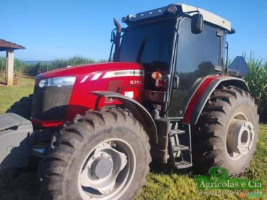 Trator Massey Ferguson 6713 4x4 (Único Dono - Apenas 2.000 Horas) Imagem Trator Massey Ferguson 6713 4x4 (Único Dono - Apenas 2.000 Horas)