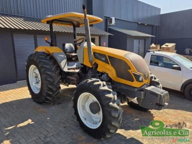 Trator Valtra A 800 R 4x4 (Todo Original) Imagem Trator Valtra A 800 R 4x4 (Todo Original)