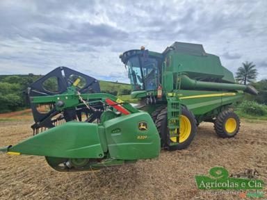 Colheitadeira John Deere S 430 (Piloto Automático - Plataforma de Corte + Milho) Imagem Colheitadeira John Deere S 430 (Piloto Automático - Plataforma de Corte + Milho)