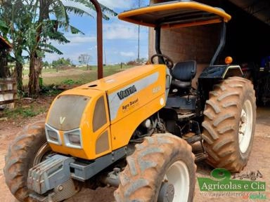 Trator Valtra A 850 4x4 (Reversor - 4.600 Horas) Imagem Trator Valtra A 850 4x4 (Reversor - 4.600 Horas)