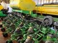 Plantadeira John Deere 2113 CCS (Monitor - 12 Linhas de 50) Imagem Plantadeira John Deere 2113 CCS (Monitor - 12 Linhas de 50)
