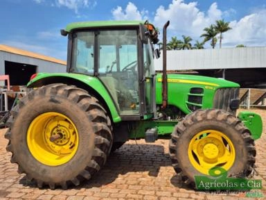 Trator John Deere 6125 J 4x4 (Powr Quad - Todo Original) Imagem Trator John Deere 6125 J 4x4 (Powr Quad - Todo Original)