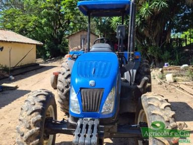 Trator New Holland TL 75 E 4x4 (Apenas 3.282 Horas - Excelente Estado) Imagem Trator New Holland TL 75 E 4x4 (Apenas 3.282 Horas - Excelente Estado)