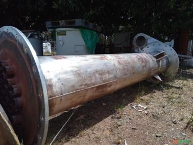 Imagem Coluna de Destilação Condensadora Imagem Coluna de Destilação Condensadora