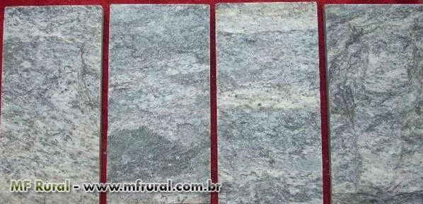 Pedreira de granito e pedra madeira em Santo Antonio de Padua-Rio de Janeiro
